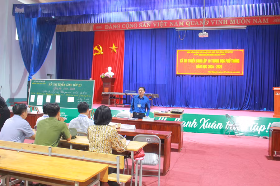 Điểm thi trường THPT Gang Thép có 585 thí sinh đăng ký dự thi.