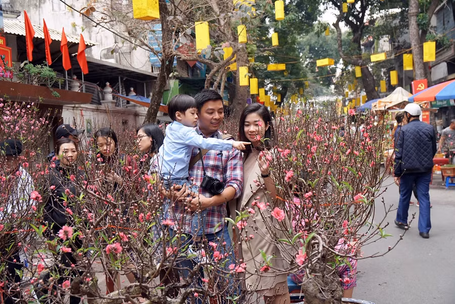 Hương vị Tết xưa ở chợ hoa nổi tiếng Hà Thành ảnh 16