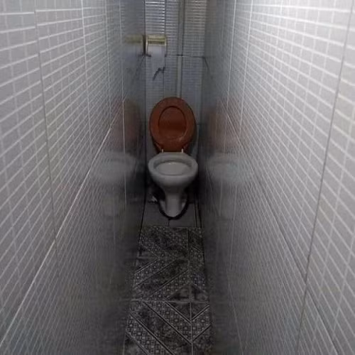 Nhà vệ sinh dành riêng cho người thon gọn.