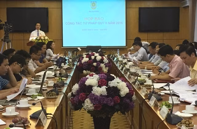 Quang cảnh họp báo
