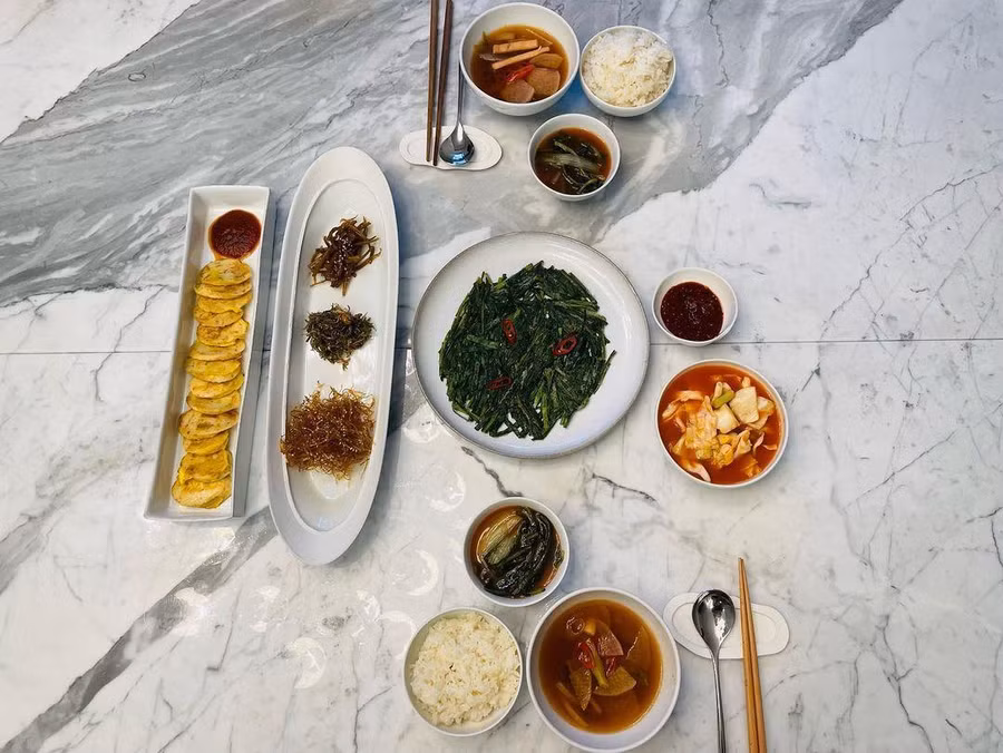Bữa ăn đơn giản, hạnh phúc bình dị.