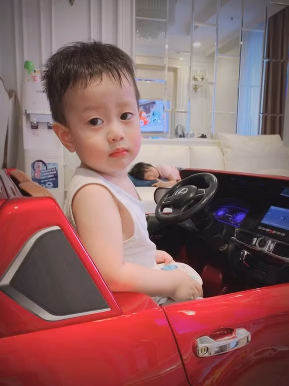 Việt Anh, Việt Anh ly hôn, Việt Anh và vợ cũ, vợ cũ Việt Anh, Việt Anh thẩm mỹ