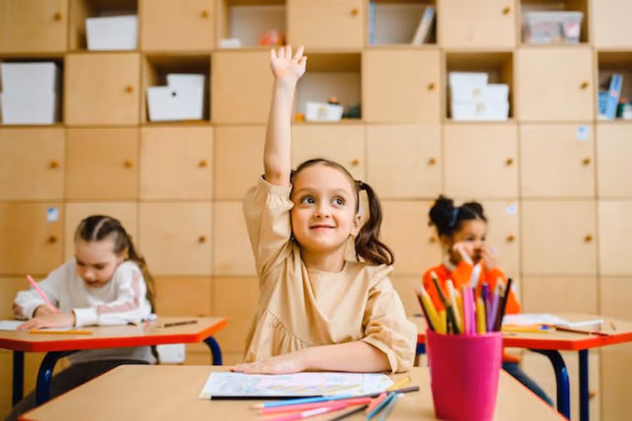 Cha mẹ cần khuyến khích biểu hiện nghệ thuật, trí tưởng tượng và tư duy sáng tạo của trẻ. (Ảnh: ITN).