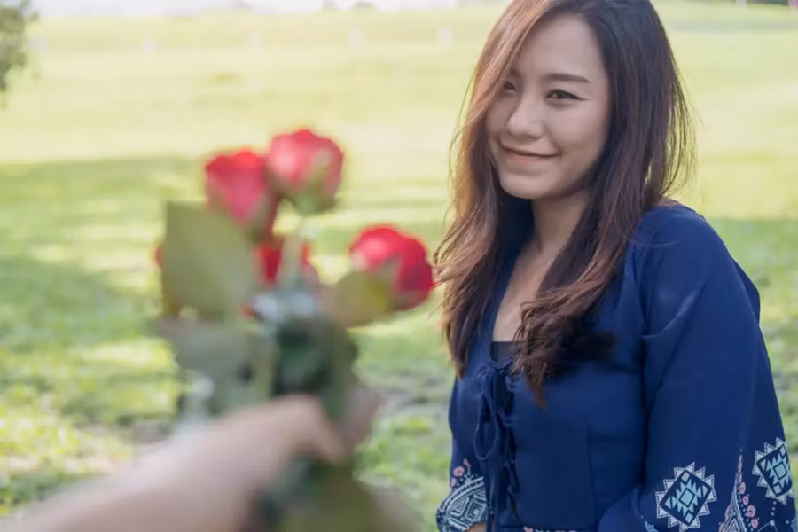 Điều cần thiết là phải sắp xếp lại những gánh nặng trong quá khứ trước khi bắt đầu một mối quan hệ mới. (Ảnh: ITN).