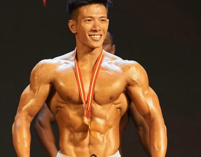 Lee Nguyễn hiện tại cân nặng 80 kg. Lee Nguyễn hiện tại với cân nặng 80 kg.