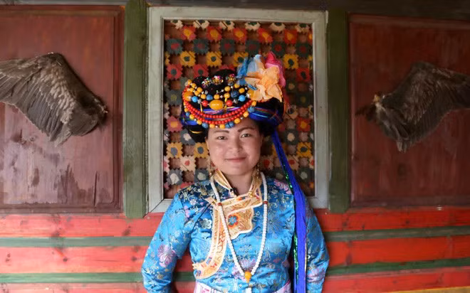 tay-luong-nu-quoc-5