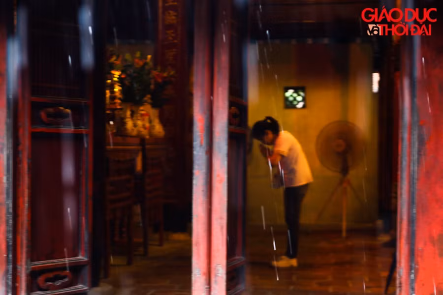 Các thí sinh đều cầu mong được kết quả tốt trong kỳ thi này.