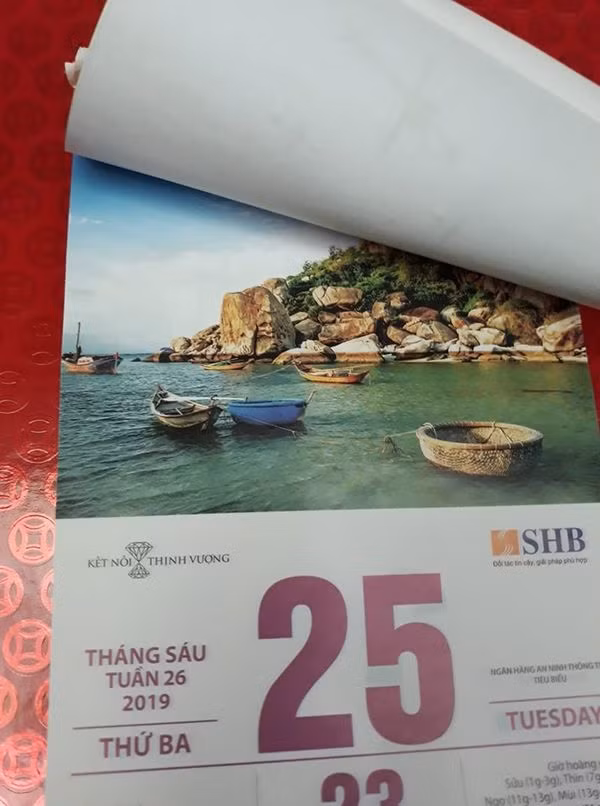 Hình ảnh này cũng gợi ý cho nhiều sĩ tử tác phẩm “Chiếc thuyền ngoài xa” của Nguyễn Minh Châu. Ảnh: C.C/Group Trường Người Ta