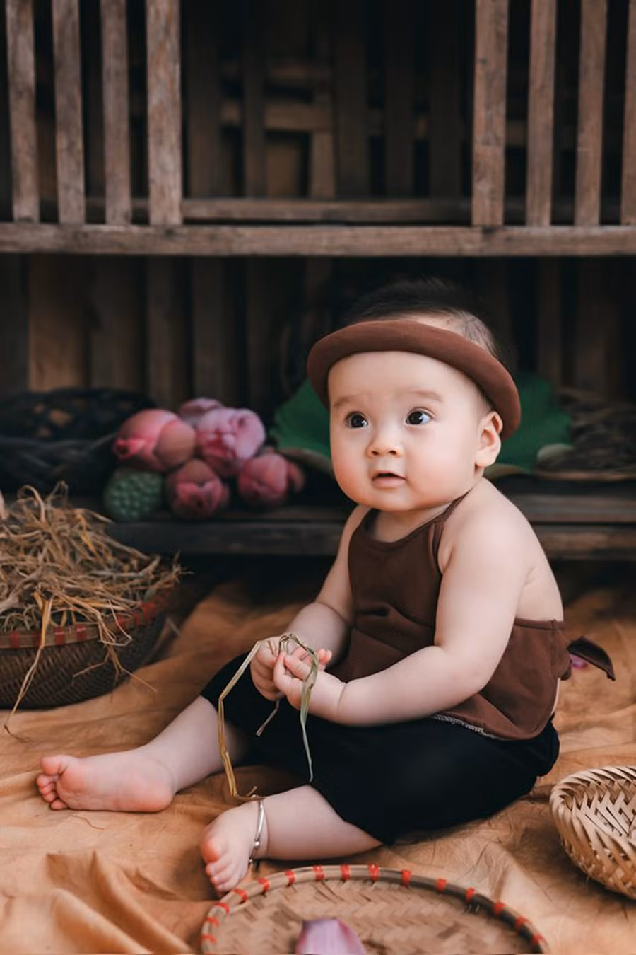 Bộ ảnh em bé bên hoa sen "đốn tim" ngàn người xem ảnh 5 Bộ ảnh em bé bên hoa sen