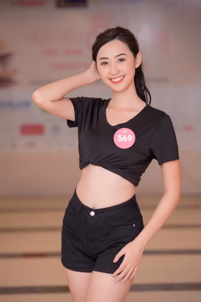 4 cô nàng tiếp viên hàng không nhan sắc “"cực phẩm“ ảnh 16