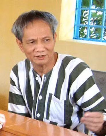 nguoi dan ba cu giao thua lai doc kinh ke sam hoi cho nam cam hinh anh 3