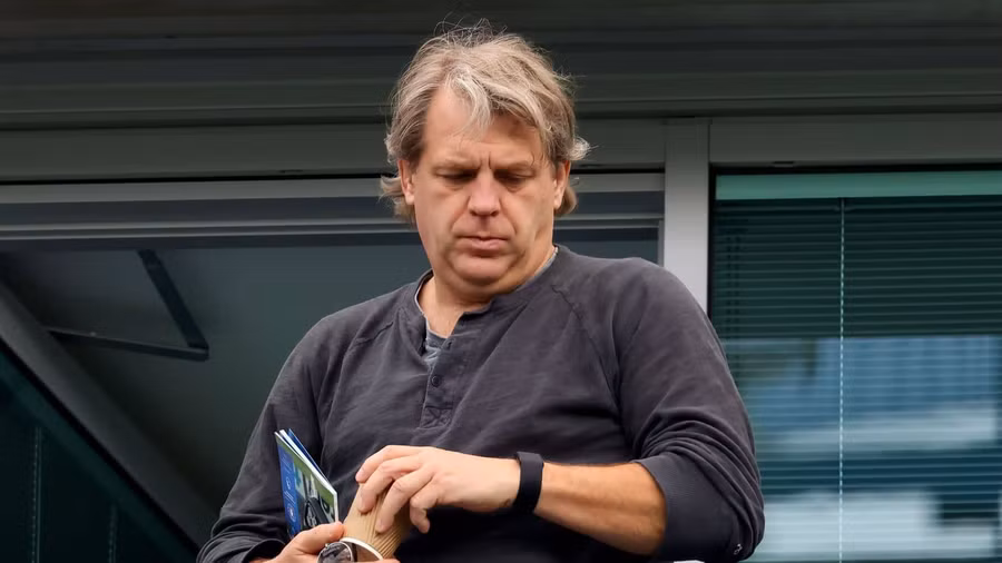 Todd Boehly đang thể hiện quyền uy thông qua sức mạnh đồng tiền.