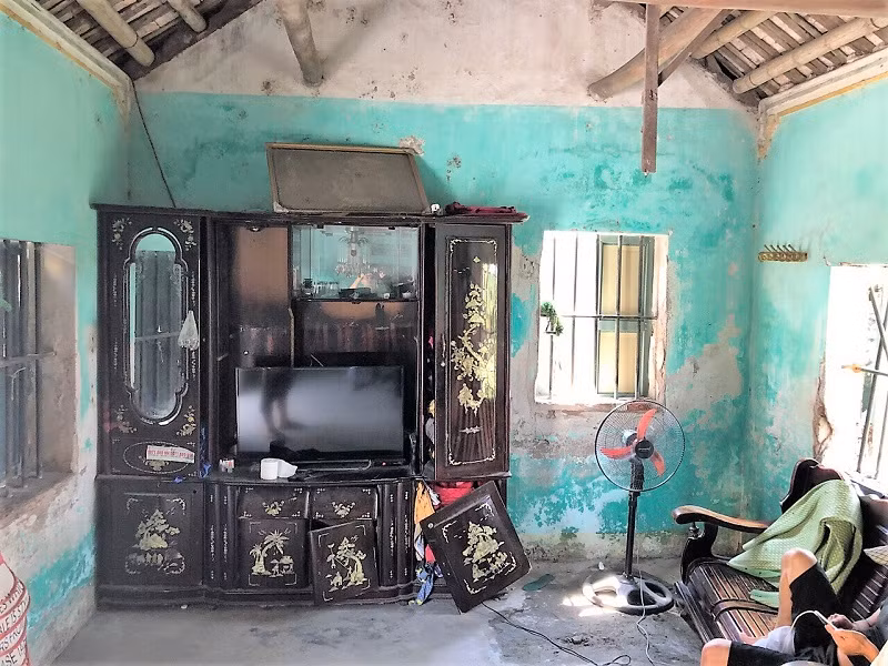 Hiện trường nơi các con bạc đang sát phạt lẫn nhau dưới hình thức xóc đĩa, ảnh: cttđt 