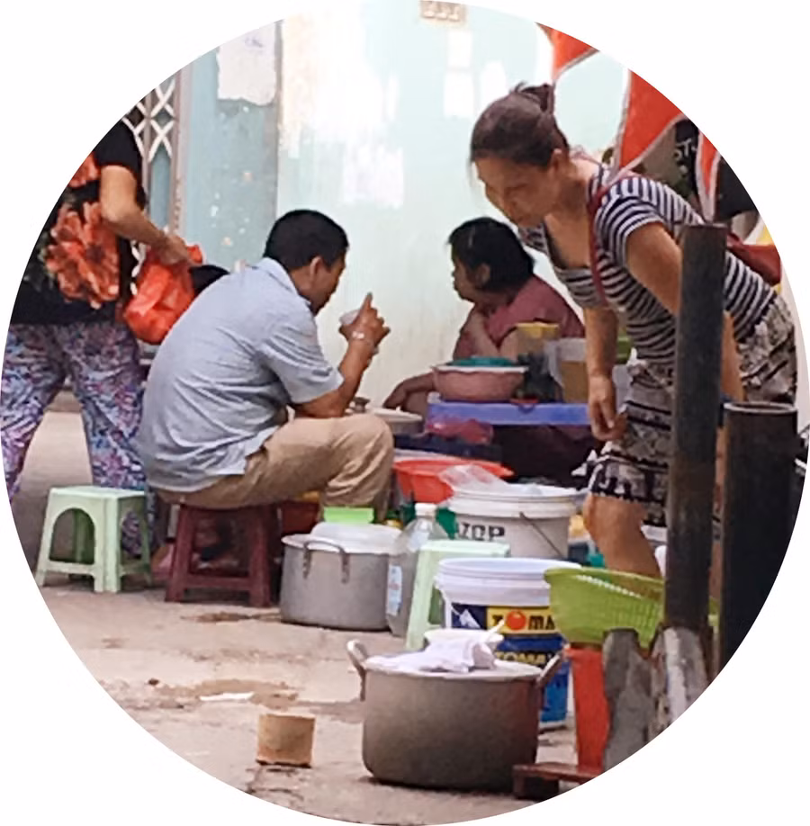 Người bán, người ăn đều không mấy quan tâm đến vệ sinh
