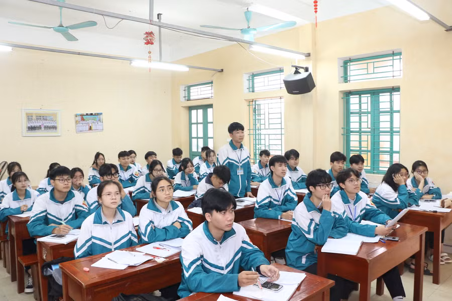 Hiện tại, công tác ôn tập cho học sinh khối 12 tại các địa phương đang được triển khai tích cực.