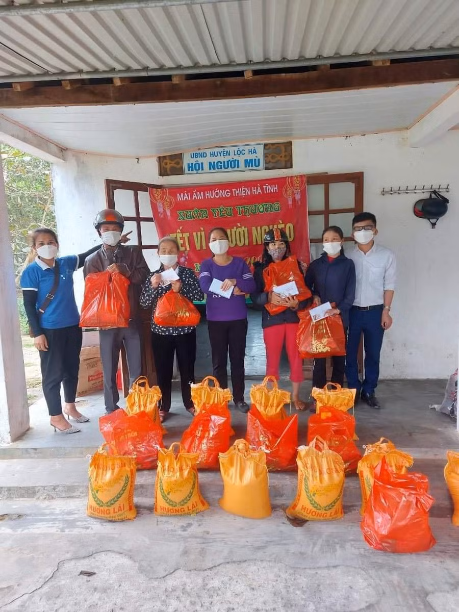 Chương trình tặng quà cho hộ nghèo tại Hà Tĩnh Chương trình tặng quà cho hộ nghèo tại Hà Tĩnh