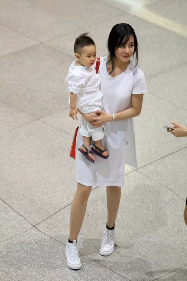 thoi trang san bay khong chiu thua kem sieu sao cua cac nhoc ti sao viet - 16