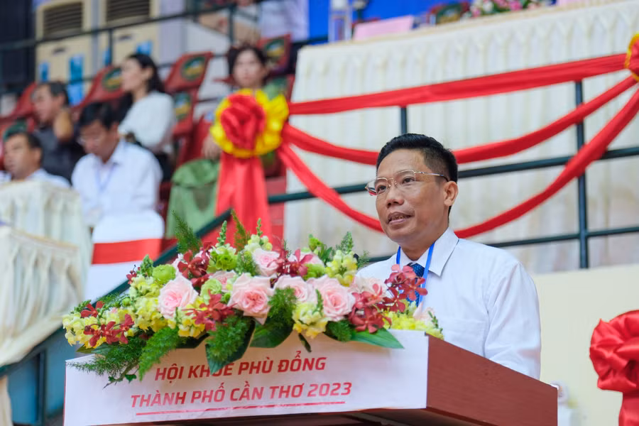 Ông Nguyễn Thực Hiện, Phó Chủ tịch UBND TP Cần Thơ phát biểu khai mạc Hội khỏe phù đổng cấp thành phố năm 2023.