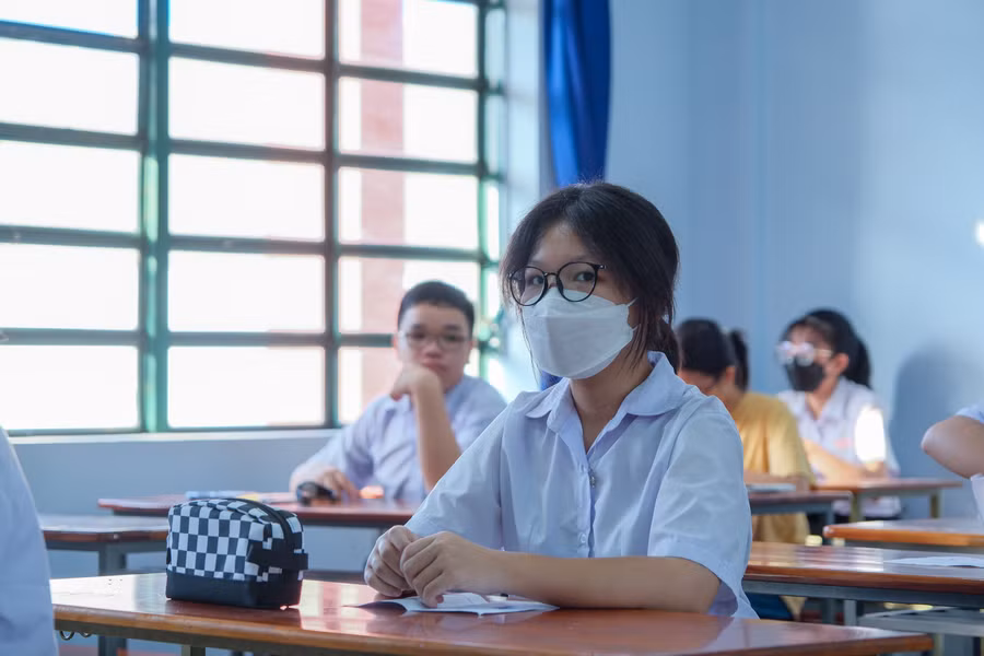 Thí sinh tự tin và sẵn sàng cho kỳ thi tuyển sinh vào lớp 10. Thí sinh tự tin và sẵn sàng cho kỳ thi tuyển sinh vào lớp 10.
