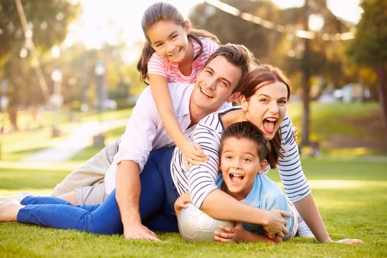 Cuộc sống không chỉ có công việc và tiền bạc, mà hơn thế nữa đó là những tiếng cười trong gia đình.