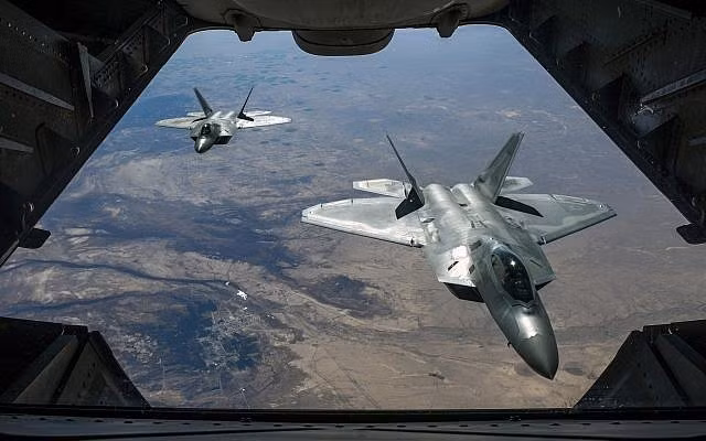 Máy bay F-22 Raptors của Không quân Mỹ.