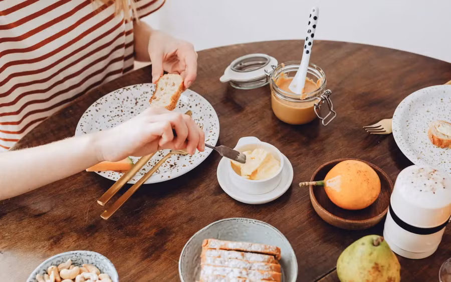 Sự cân bằng carbohydrate, protein và chất béo trong mỗi bữa ăn là rất quan trọng. (Ảnh: ITN) Sự cân bằng carbohydrate, protein và chất béo trong mỗi bữa ăn là rất quan trọng. (Ảnh: ITN)