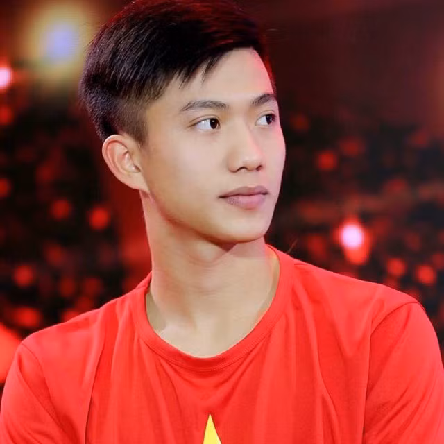 8 dieu thu vi ve Phan Van Duc: Thich vuot toc, con gai de mat moc hinh anh 4