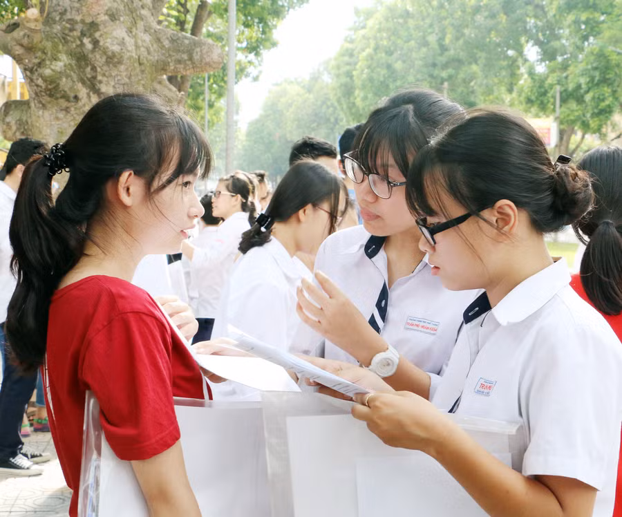 Các địa phương cùng nỗ lực chuẩn bị cho Kỳ thi THPT quốc gia diễn ra an toàn, nghiêm túc, đúng quy chế. Ảnh Cao Từ