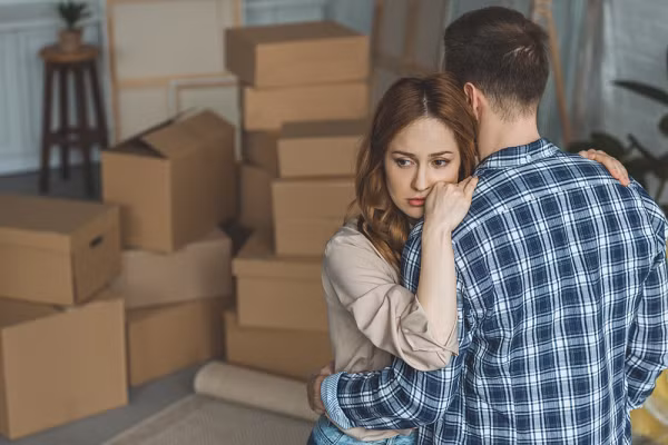 Nói bí mật cả đời cho chồng biết, phản ứng của chồng khiến tôi cảm thấy mình giống kẻ tội đồ - Ảnh 1.
