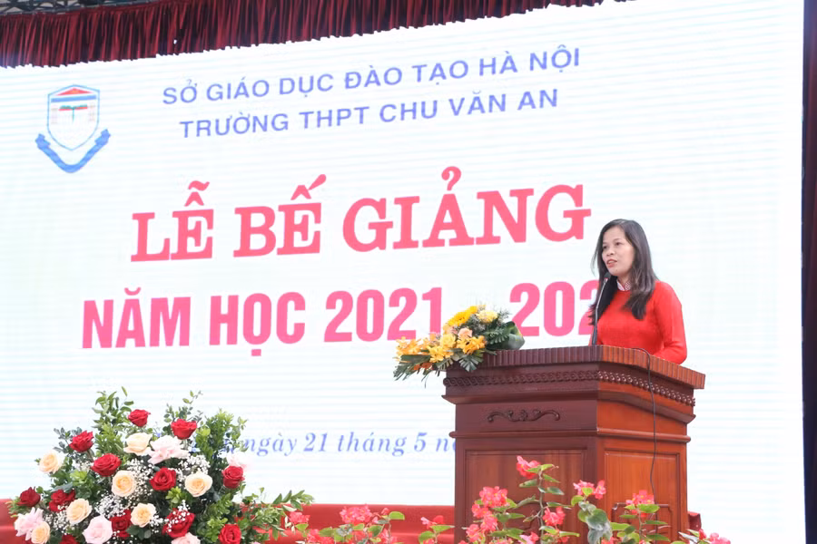 Cô Trần Thị Tuyến cho biết, năm học 2021-2022 đi qua với bao điều đặc biệt nhưng tất cả đều nỗ lực để hoàn thành tốt nhiệm vụ năm học. 
