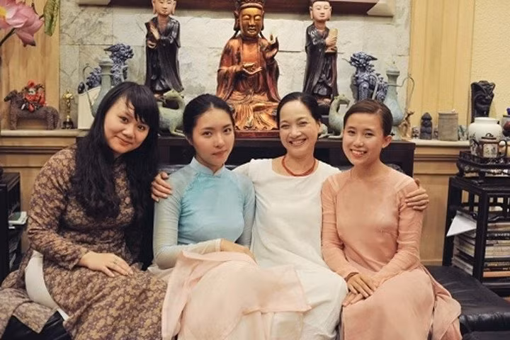 Lê Khanh, NSND Lê Khanh, đạo diễn Phạm Việt Thanh