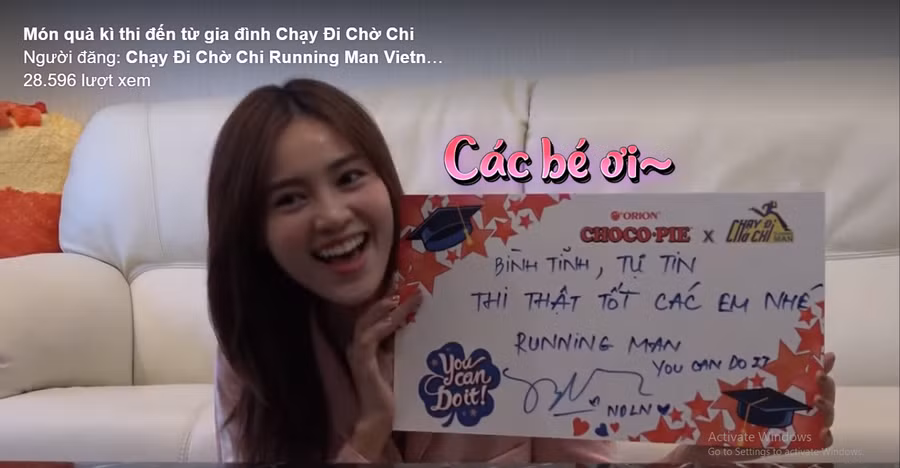 Ninh Dương Lan Ngọc ngọt ngào chúc các sĩ tử. Ảnh chụp từ clip.