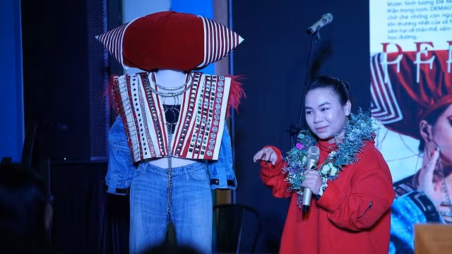 Tô Phương Thuỷ chia sẻ về tác phẩm DEMAU của mình.