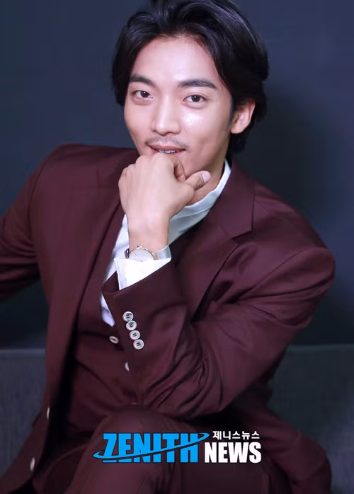 Nam diễn viên Hwang Hee tiết lộ...