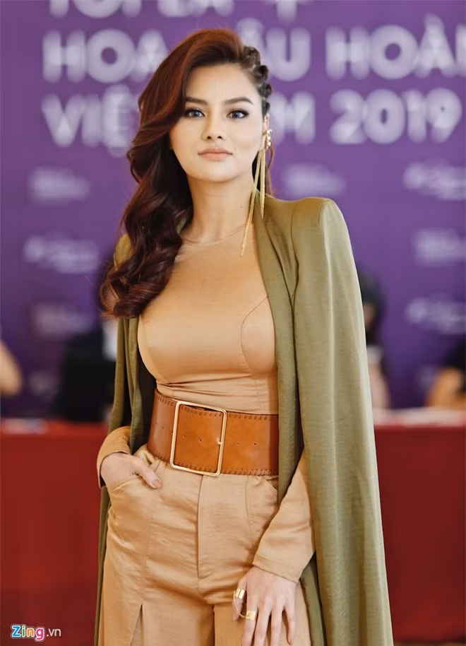 Can nhan sac khac la cua Vu Thu Phuong gay on ao voi Ngoc Trinh-Hinh-2