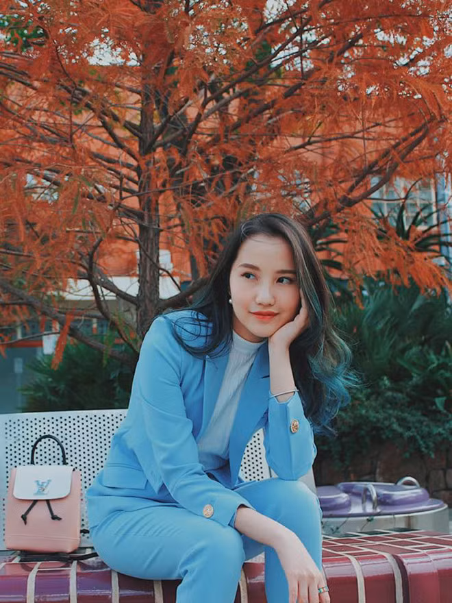 Chân dài rất đắt show sự kiện luôn nằm trong danh sách khách mời VIP của nhiều thương hiệu mỹ phẩm cao cấp Ảnh: FBNV