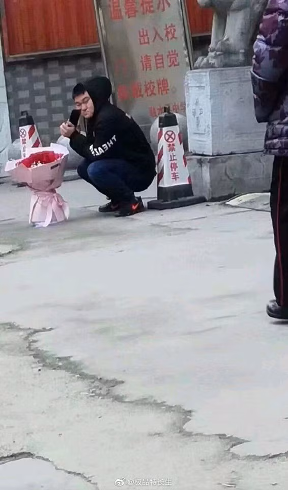 Vượt cả trăm cây số để gặp "soái ca", gái xinh dở khóc dở cười khi crush lộ mặt ảnh 2 Vượt cả trăm cây số tưởng có được soái ca, gái xinh thất vọng bỏ về khi crush lộ mặt thật-3