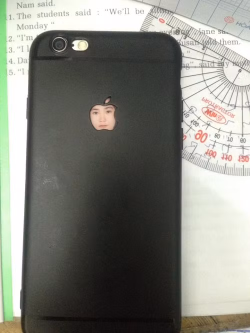 Mặt trái táo.