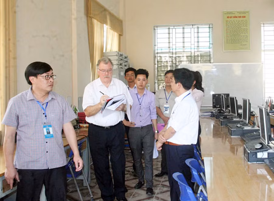 Các chuyên gia dạy nghề Úc tìm hiểu thực tế các trường nghề tại Việt Nam 