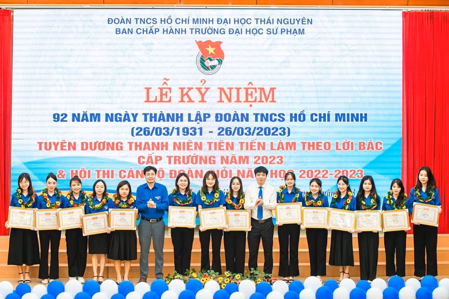 Hương được Tuyên dương là thanh niên tiên tiến làm theo lời Bác cấp trường năm 2023