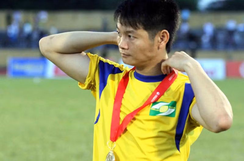 Công Vinh, Văn Quyến và Anh Đức: 1 bức ảnh, 3 số phận khác nhau trên sân cỏ-16