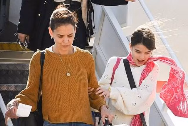 Bất ngờ cuộc sống giản dị của “công chúa Hollywood một thời” Suri Cruise