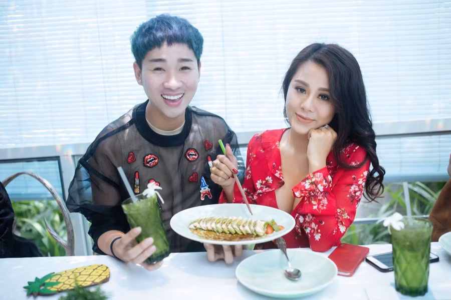 Vén màn lý do 10 đôi bạn thân bỗng một ngày cạch mặt: Từ chuyện tiền bạc đến cạnh tranh chỗ đứng trong showbiz - Ảnh 17. Vén màn lý do 10 đôi bạn thân bỗng một ngày cạch mặt: Từ chuyện tiền bạc đến cạnh tranh chỗ đứng trong showbiz - Ảnh 17.