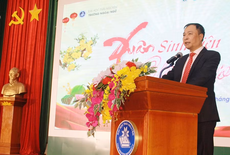 TS Lưu Quang Sáng, Phó Hiệu trưởng trường Ngoại ngữ (ĐH Thái Nguyên) phát biểu tại chương trình. TS Lưu Quang Sáng, Phó Hiệu trưởng trường Ngoại ngữ (ĐH Thái Nguyên) phát biểu tại chương trình.