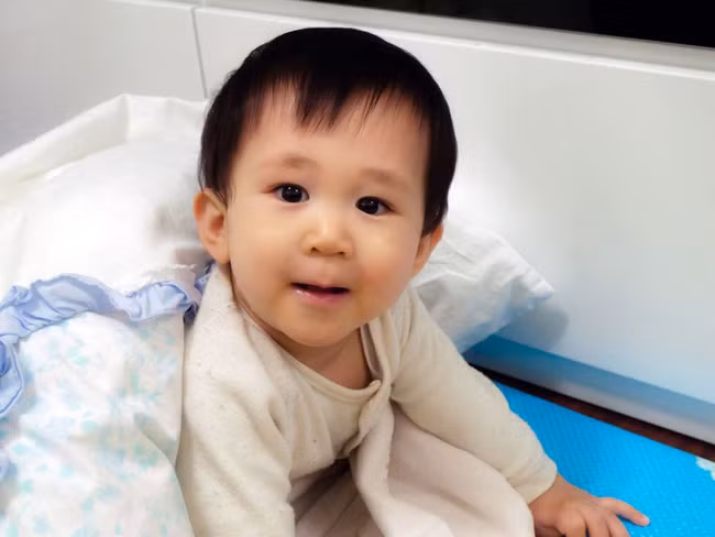 Con 8 tuổi không biết nói, chậm phát triển, mẹ ân hận tột độ vì không làm theo lời khuyên này khi con đầy tháng - Ảnh 1.