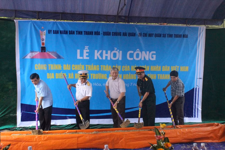 Lễ khởi công xây dựng “Đài chiến thắng trận đầu của Hải quân nhân dân Việt Nam và quân dân Thanh Hóa”.