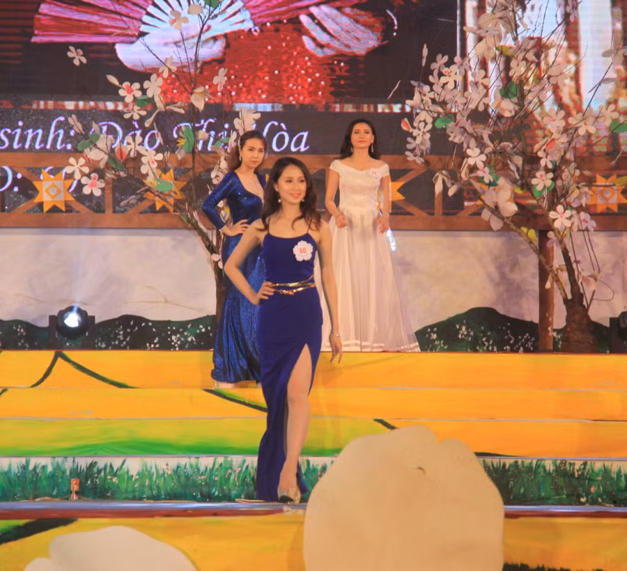 Lung linh khoe sắc tại chung kết cuộc thi người đẹp Hoa Ban năm 2019