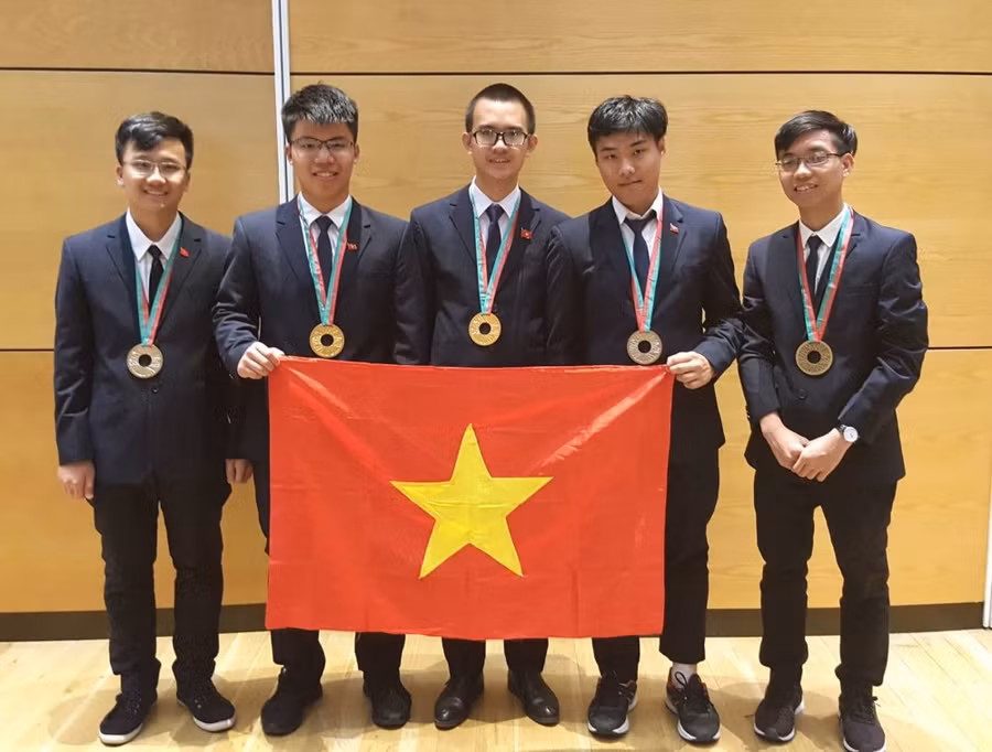 Trong 5 năm qua, thi Olympic khu vực và quốc tế của các đoàn học sinh giỏi Việt Nam đều đạt kết quả cao.