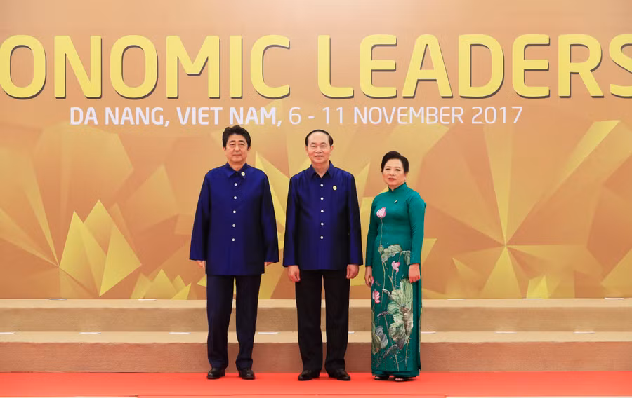 Chủ tịch nước Trần Đại Quang đã tiếp Thủ tướng Nhật Bản Shinzo Abe vào chiều 10/11.
