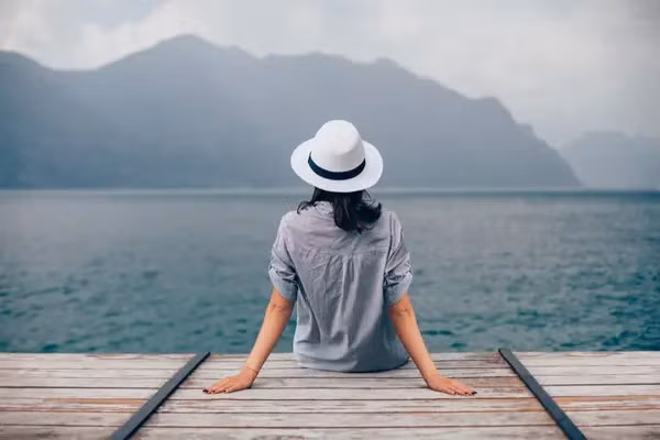 Bạn có thể đạt được những lợi ích tương tự trong hôn nhân từ các loại mối quan hệ khác với bạn bè và người thân. (Ảnh: ITN).